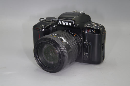 Nikon N6006 (F-601) 35mm Autofocus SLR + 35–105mm f/3.5–4.5 AF Zoom Lens