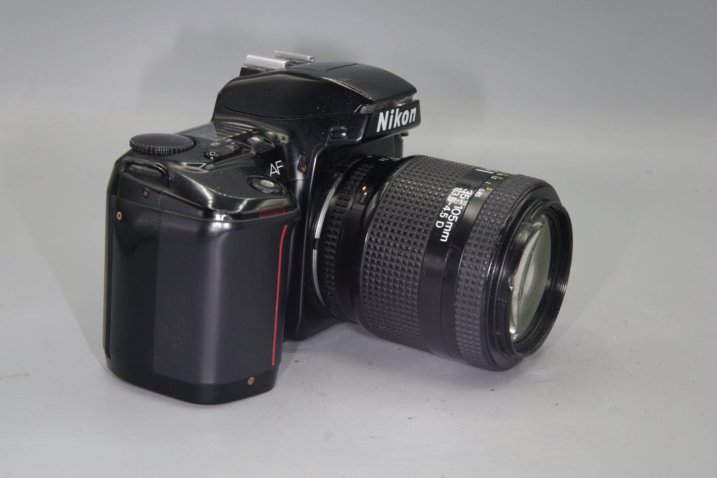 Nikon N6006 (F-601) 35mm Autofocus SLR + 35–105mm f/3.5–4.5 AF Zoom Lens