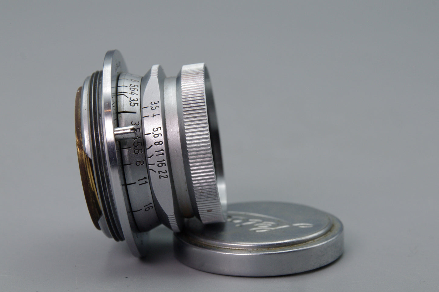 Leitz Summaron 35mm F3.5 L39 Lens with both caps – Excellent (serviced)