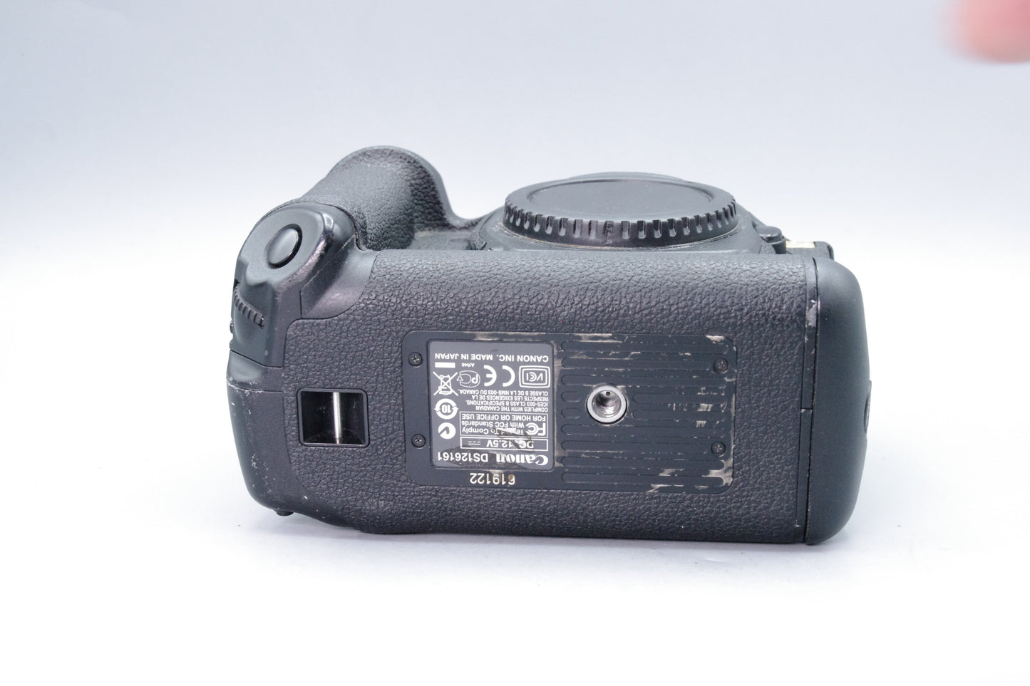 Canon EOS‑1Ds Mark III DSLR Camera – Working But Worn