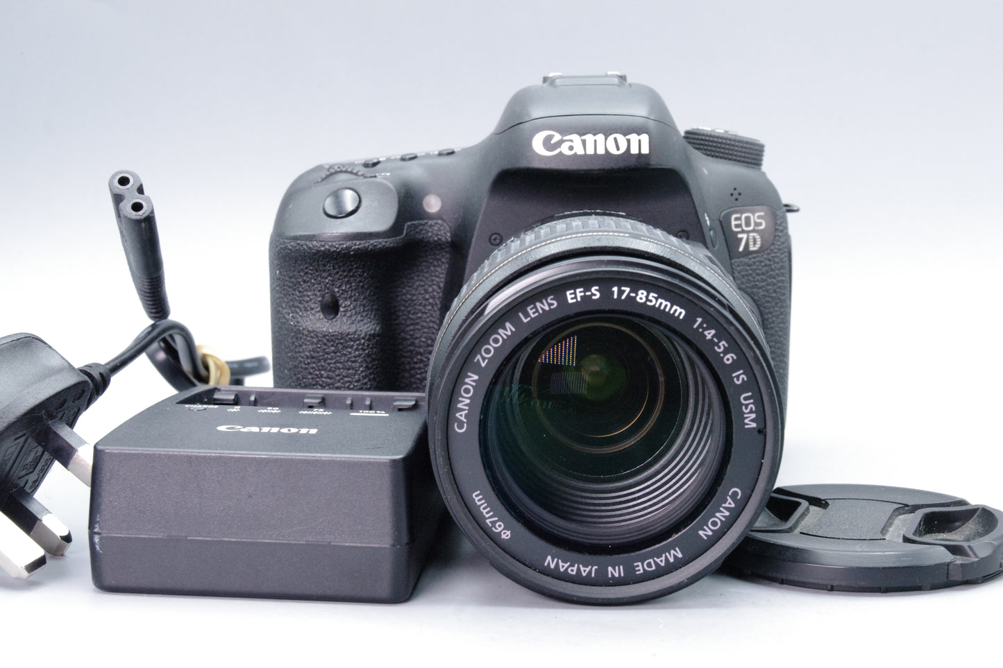 Canon EOS 7D Mark II 20.2MP DSLR – Excellent – 17–85mm Lens – Charger & Battery
