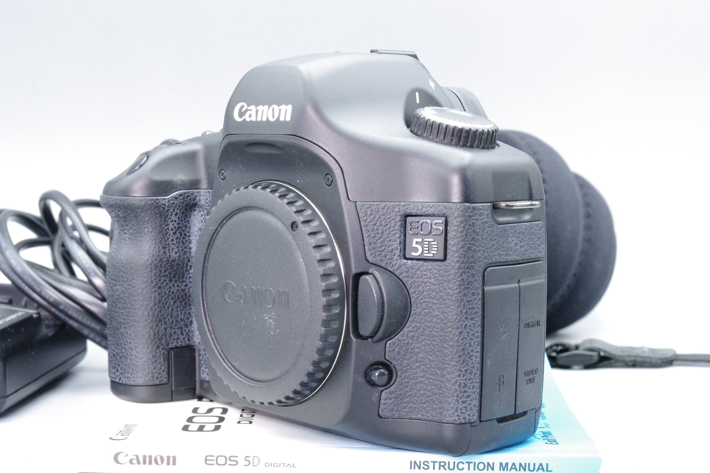 Canon EOS 5D Mark I Full Frame DSLR – Classic – Excellent – Charger & Battery