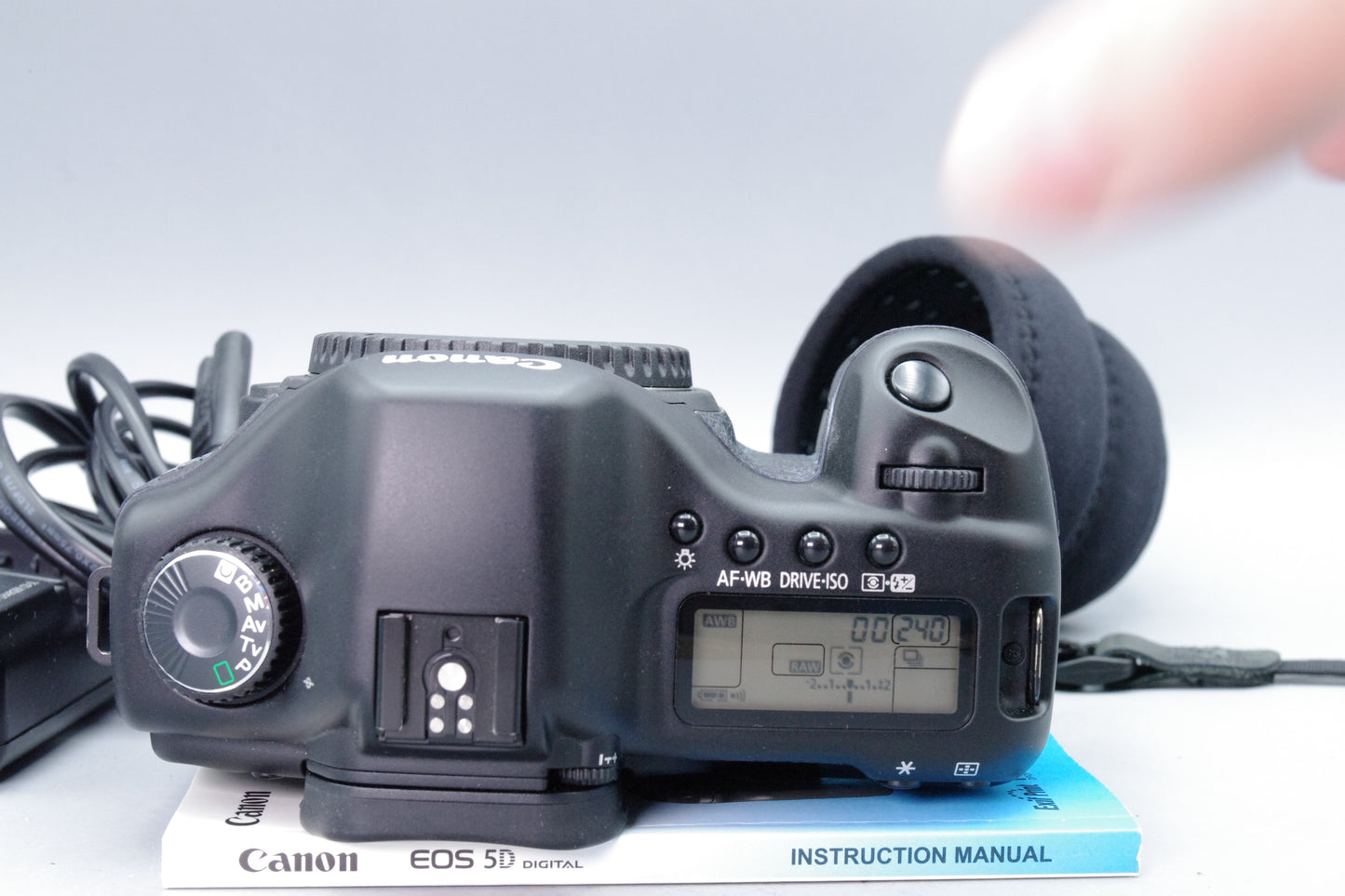 Canon EOS 5D Mark I Full Frame DSLR – Classic – Excellent – Charger & Battery