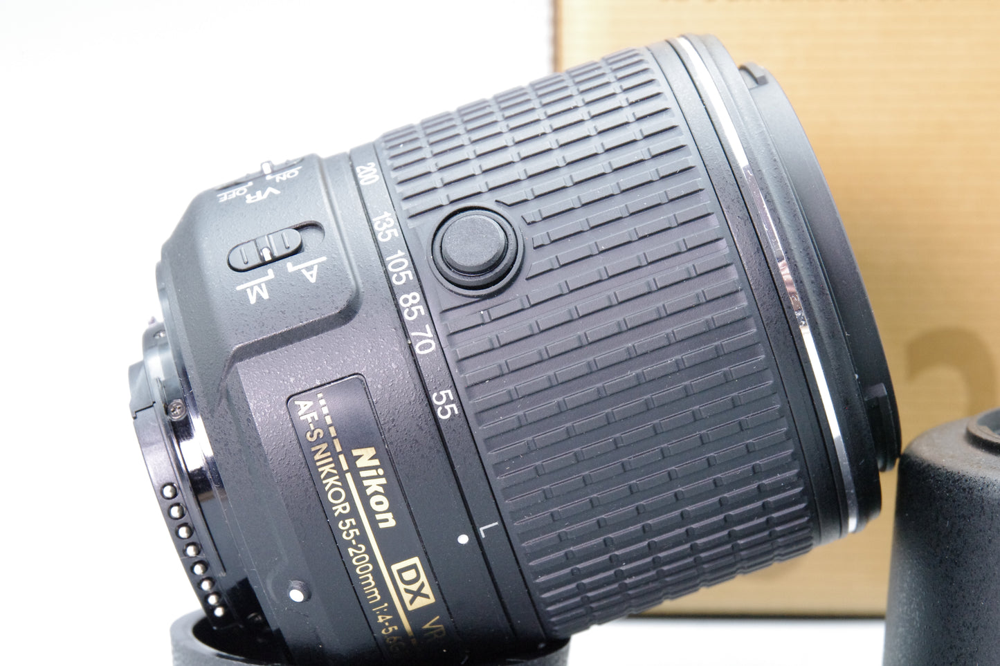 Nikon AF-S DX 55-200mm f/4-5.6G VR II Lens – Excellent With Box