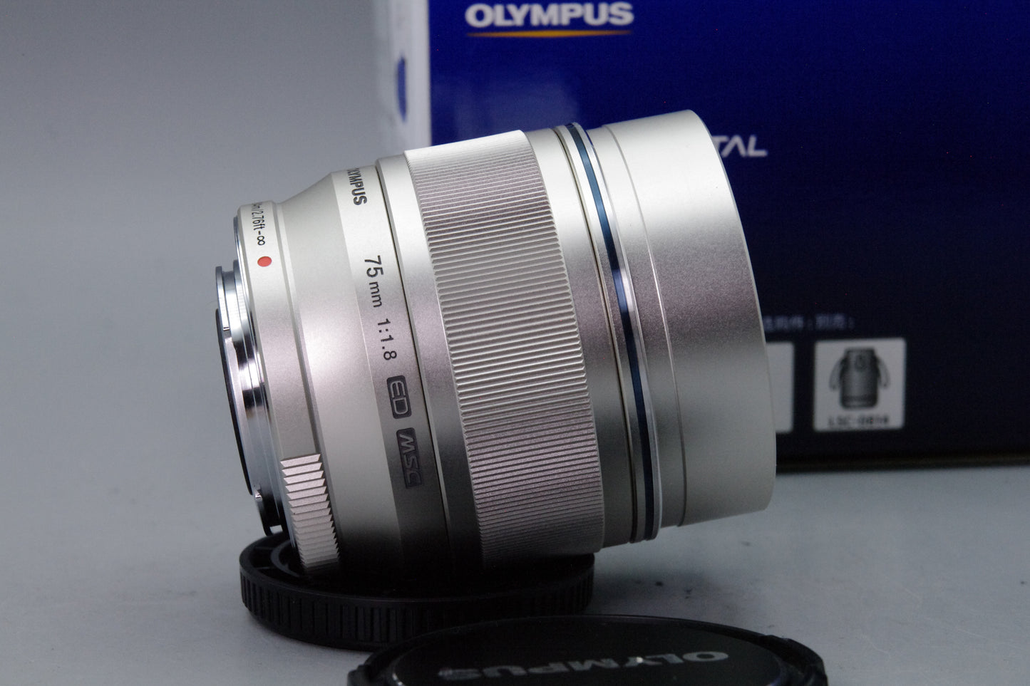 Olympus M.Zuiko Digital ED 75mm f/1.8 Lens – Silver – Boxed – Near Mint