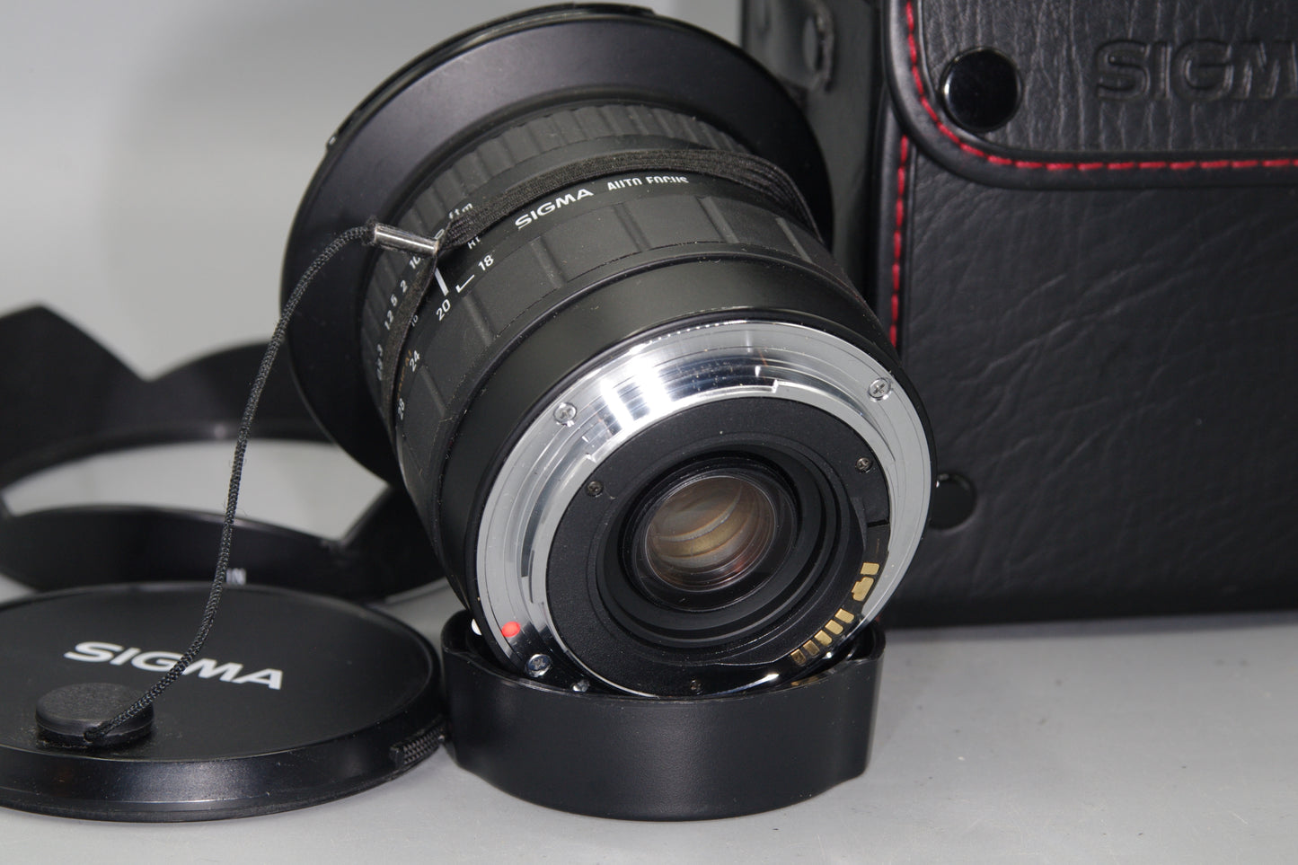 Sigma 18-35mm F/3.5-4.5 Aspherical AF Zoom Lens Canon EF Mount
