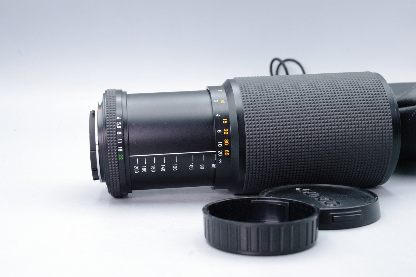 Carl Zeiss Vario‑Sonnar T* 80–200mm f/4 Lens – C/Y Mount – Excellent – Soft Case