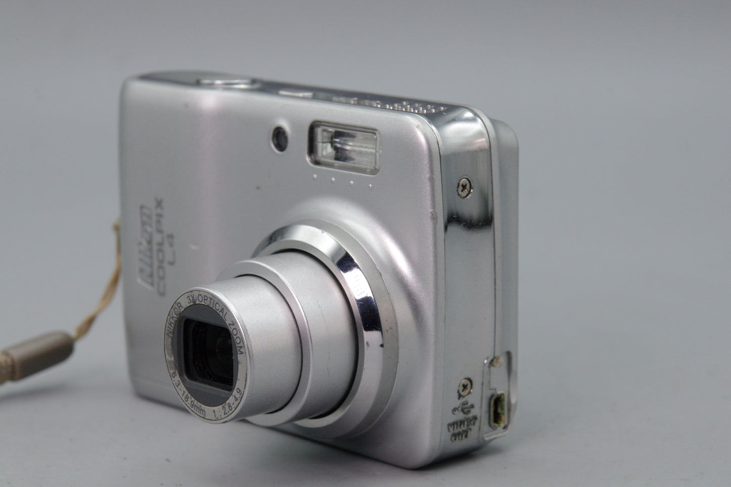 Nikon Coolpix L4 4MP Compact Digital Camera – VGC