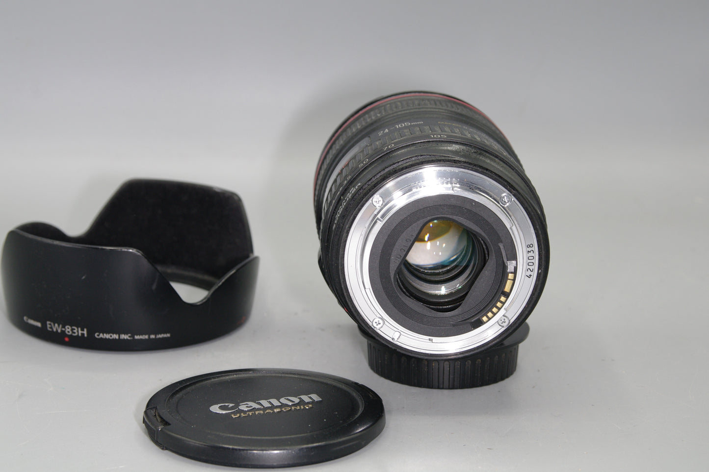 Canon EF 24-105mm F/4L IS USM AF  Zoom Lens with Caps and Hood - Excellent