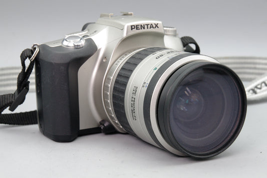 Pentax *ist 35mm SLR with Pentax‑FA 28‑80mm Lens – Tested – Excellent