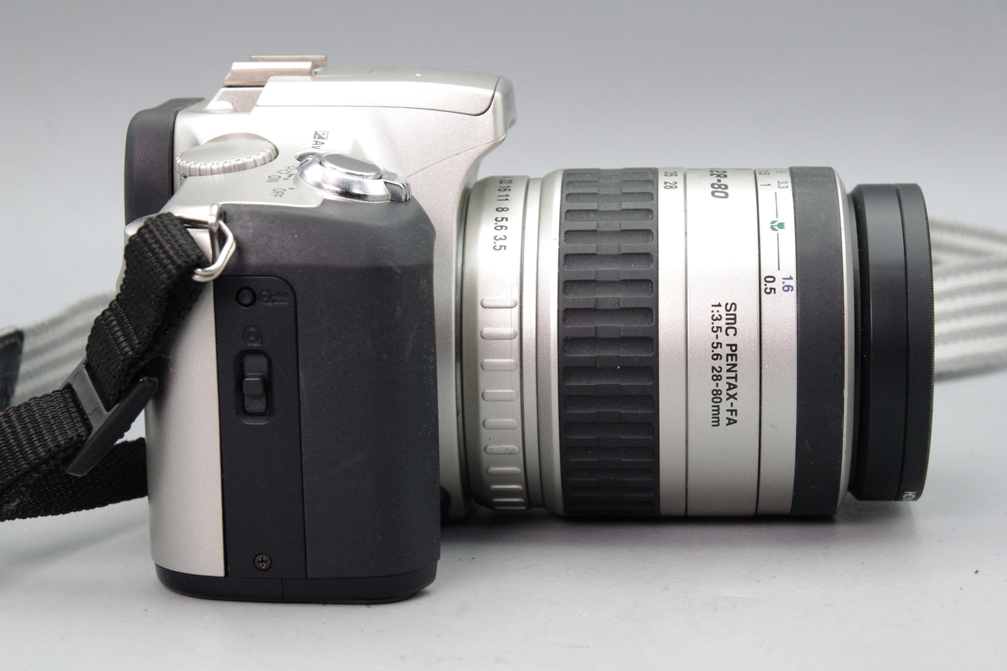 Pentax *ist 35mm SLR with Pentax‑FA 28‑80mm Lens – Tested – Excellent