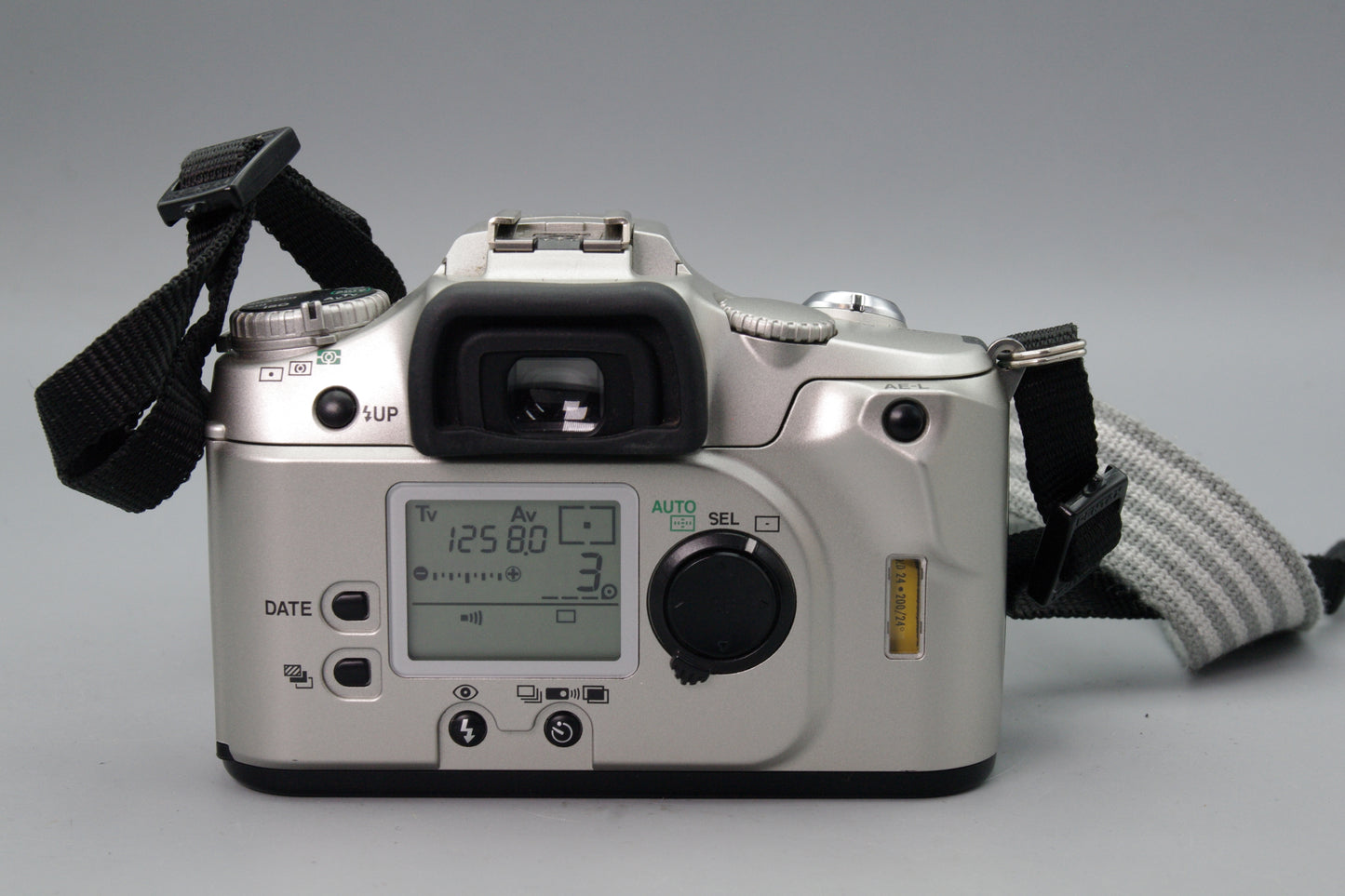 Pentax *ist 35mm SLR with Pentax‑FA 28‑80mm Lens – Tested – Excellent