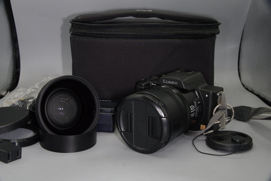 Panasonic Lumix DMC-FZ20 5MP 12X Zoom Digital Bridge Camera  - Excellent
