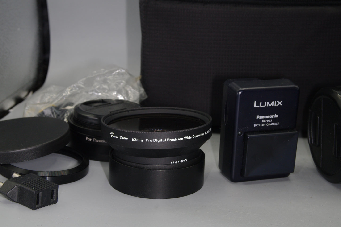 Panasonic Lumix DMC-FZ20 5MP 12X Zoom Digital Bridge Camera  - Excellent