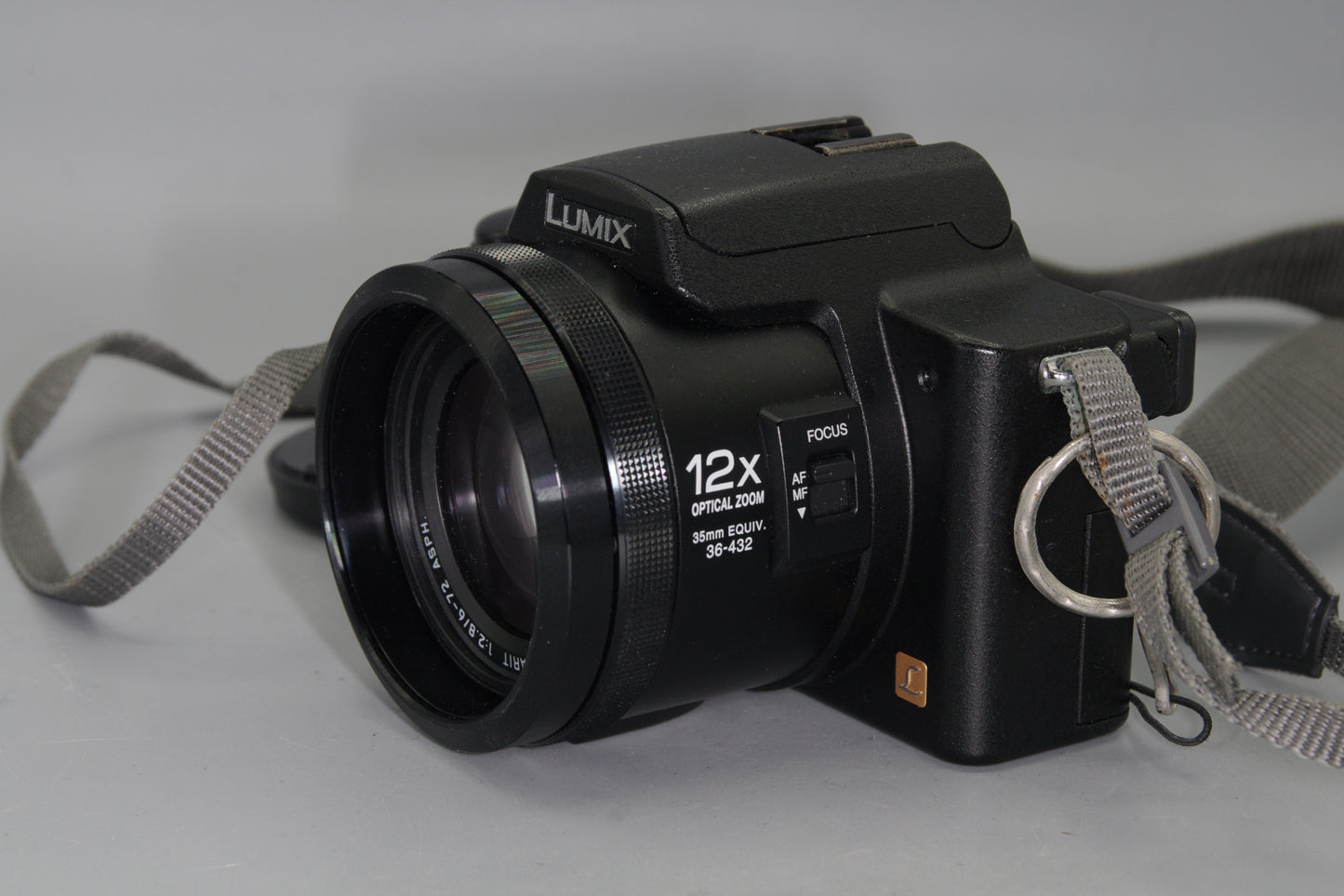 Panasonic Lumix DMC-FZ20 5MP 12X Zoom Digital Bridge Camera  - Excellent