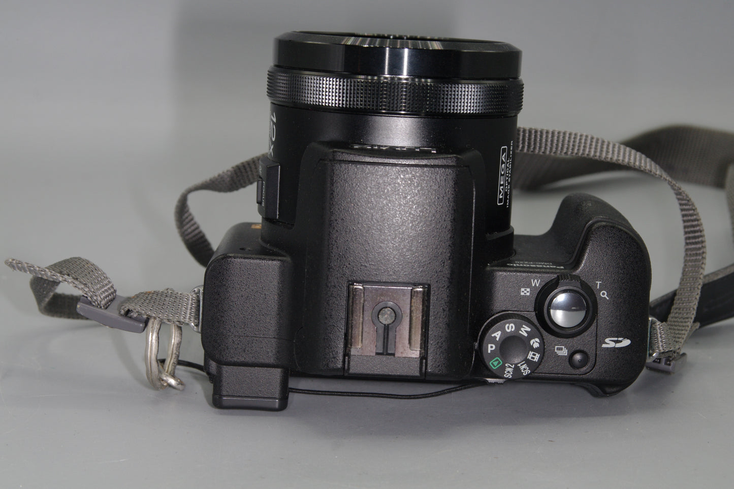 Panasonic Lumix DMC-FZ20 5MP 12X Zoom Digital Bridge Camera  - Excellent