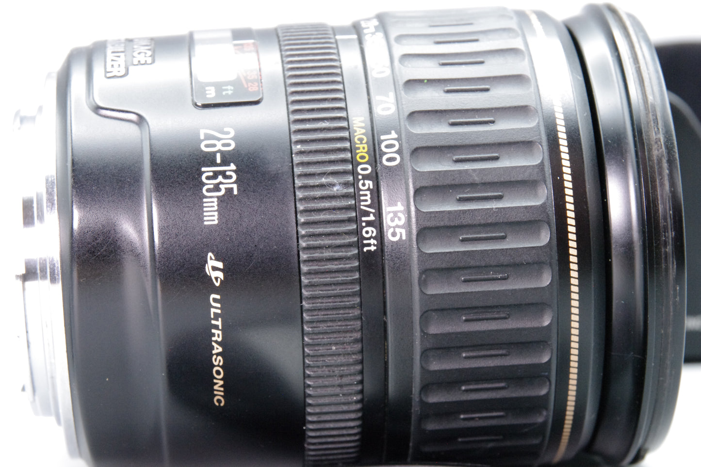 Canon EF 28-135mm F/3.5-5.6 IS