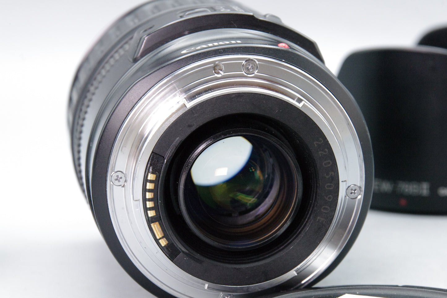 Canon EF 28-135mm F/3.5-5.6 IS