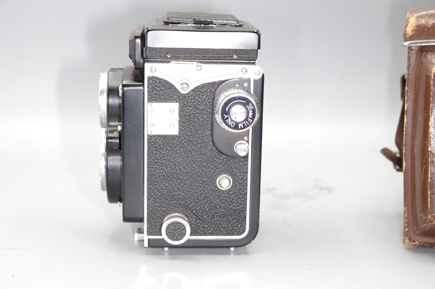 YashicaFlex 635 ST TLR with 80mm F/3.5 Lens and Case