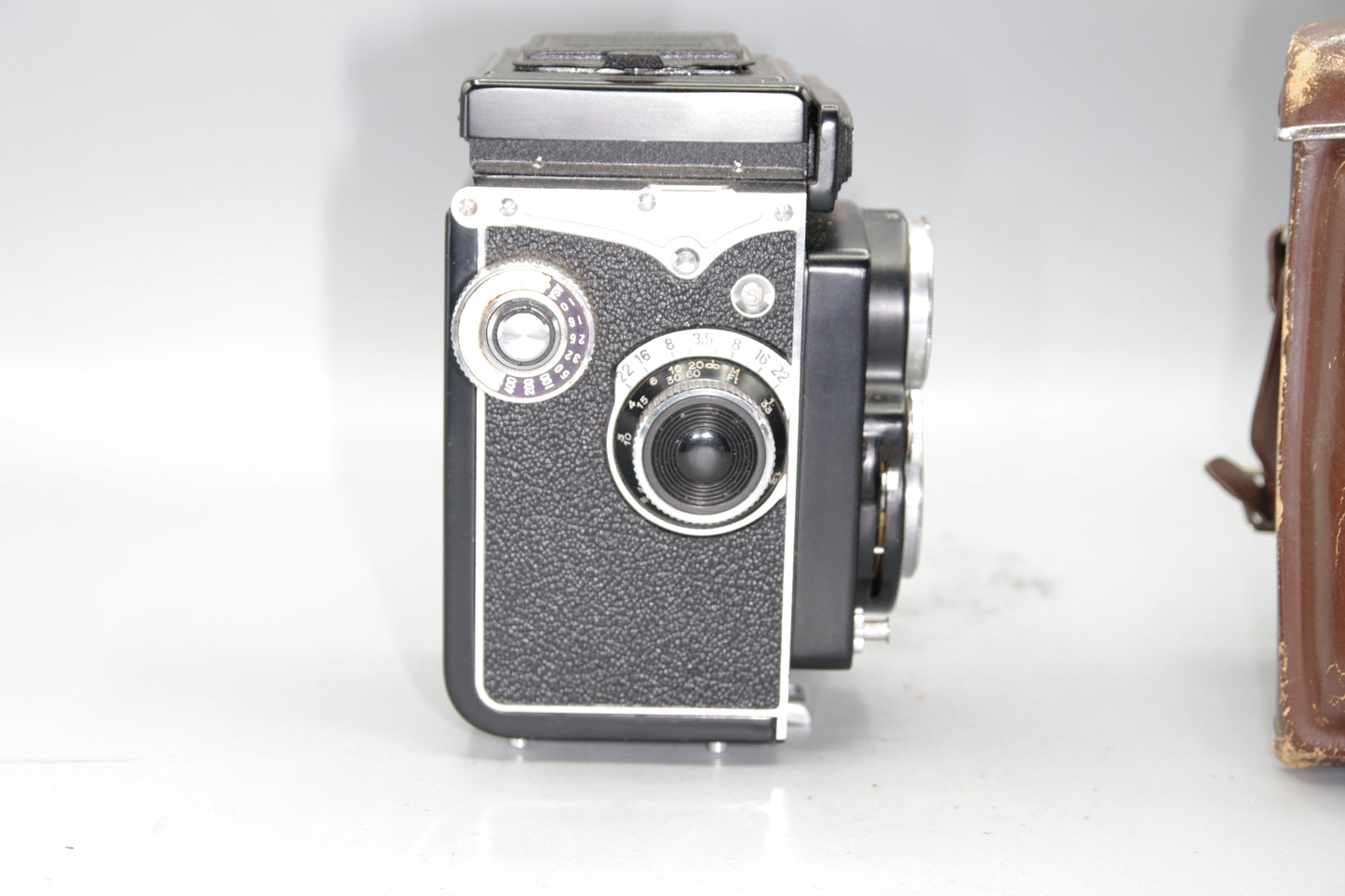 YashicaFlex 635 ST TLR with 80mm F/3.5 Lens and Case