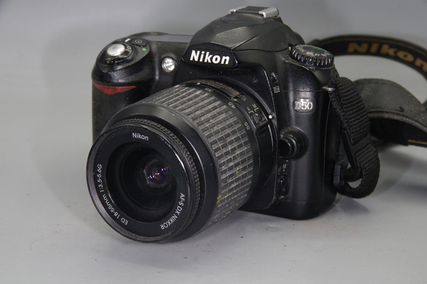 Nikon D50 DSLR 6.1MP + 18-55mm Lens – Tatty Body, Loose Mount – but working
