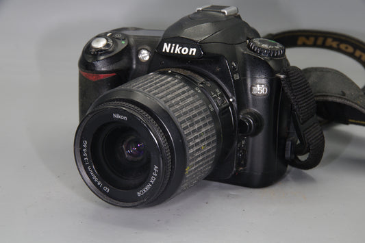 Nikon D50 DSLR 6.1MP + 18-55mm Lens – Tatty Body, Loose Mount – but working