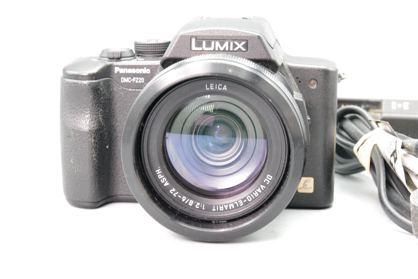 Panasonic Lumix DMC‑FZ20 Bridge Camera – 12x Zoom – Tested – Charger – VGC