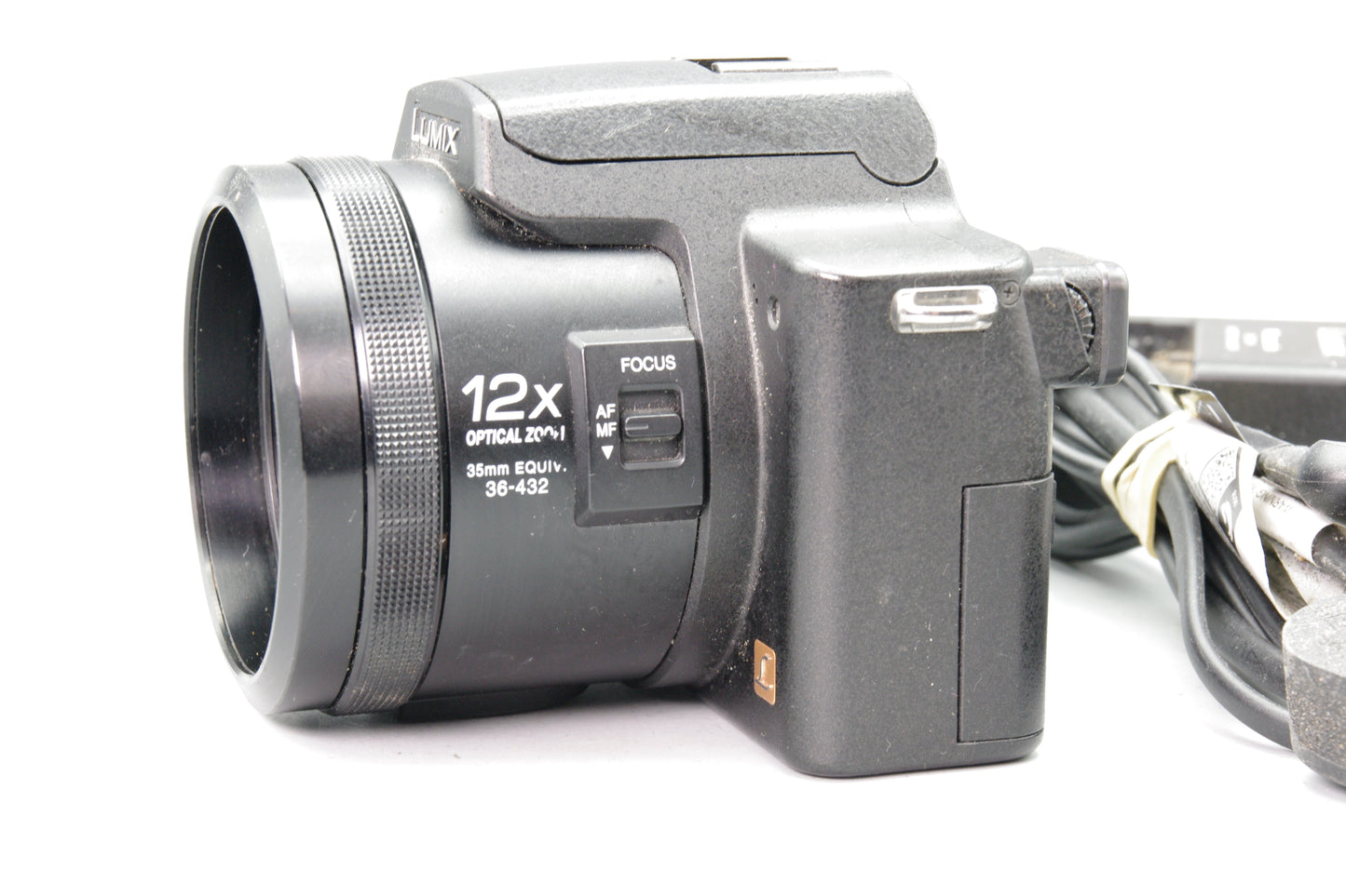 Panasonic Lumix DMC‑FZ20 Bridge Camera – 12x Zoom – Tested – Charger – VGC