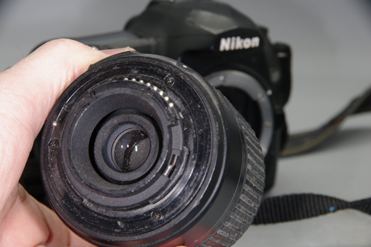Nikon D50 DSLR 6.1MP + 18-55mm Lens – Tatty Body, Loose Mount – but working