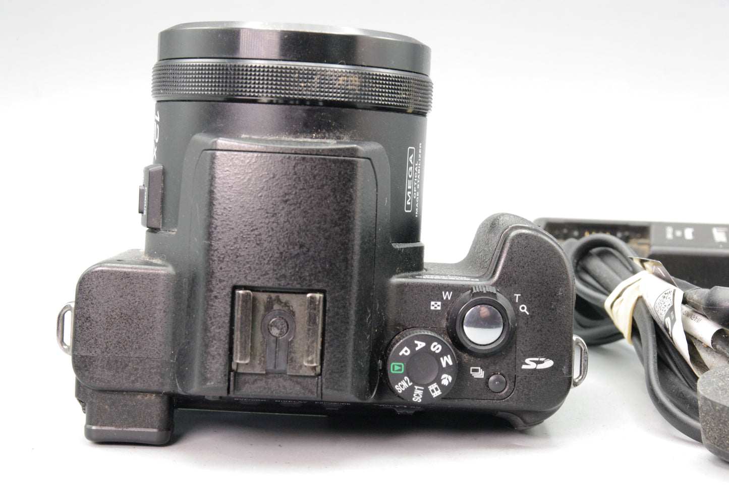 Panasonic Lumix DMC‑FZ20 Bridge Camera – 12x Zoom – Tested – Charger – VGC