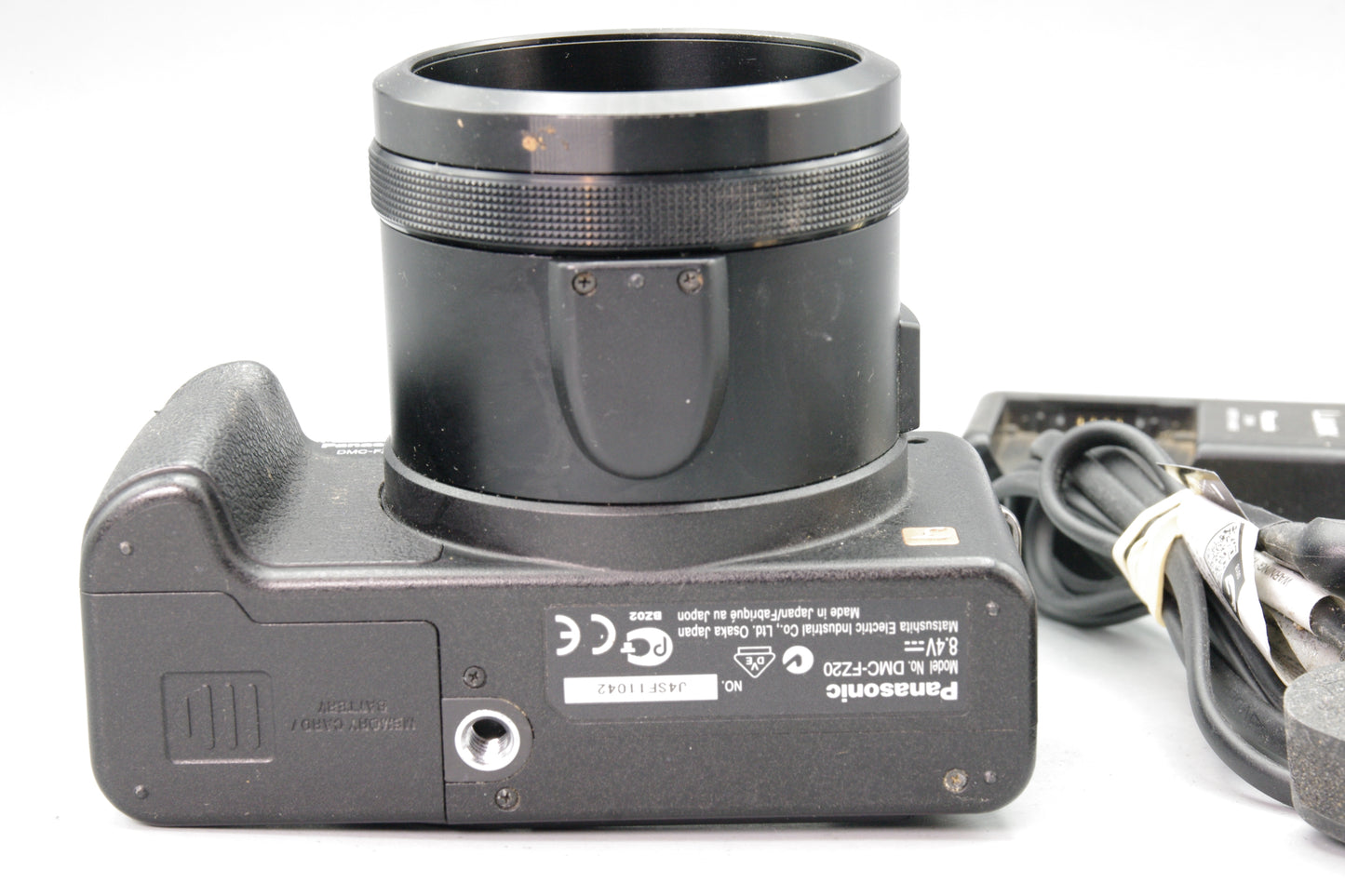 Panasonic Lumix DMC‑FZ20 Bridge Camera – 12x Zoom – Tested – Charger – VGC