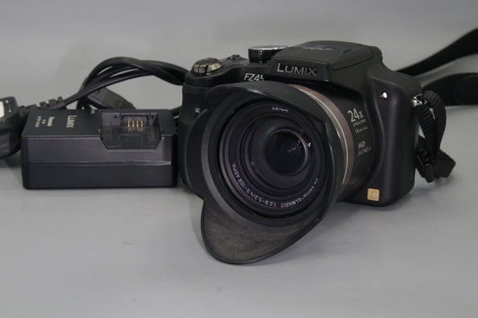Lumix FZ45 14MP 24X Zoom Digital Bridge Camera - Excellent