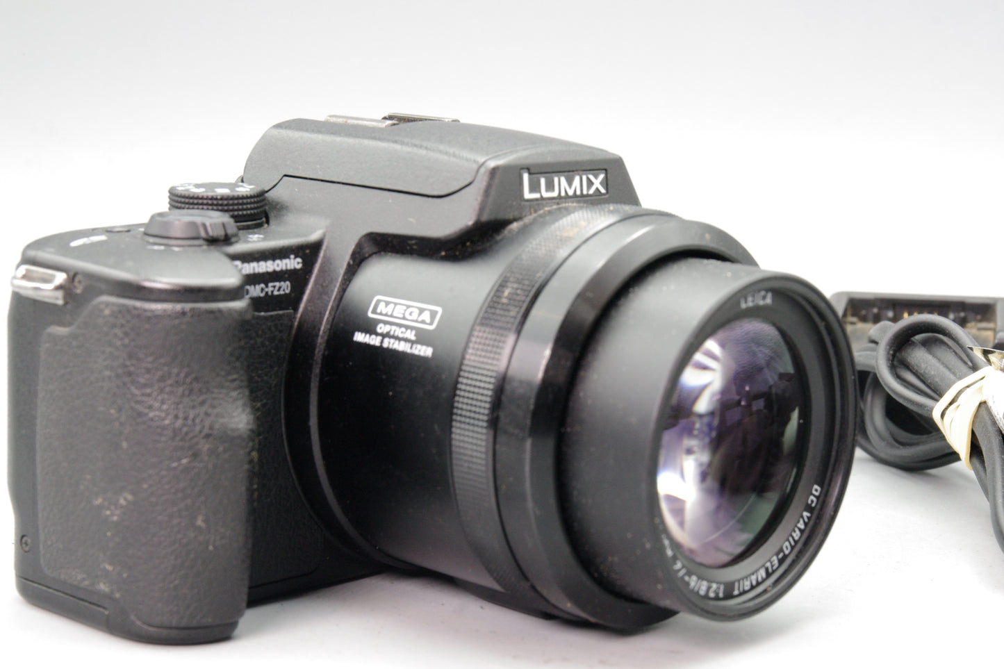 Panasonic Lumix DMC‑FZ20 Bridge Camera – 12x Zoom – Tested – Charger – VGC