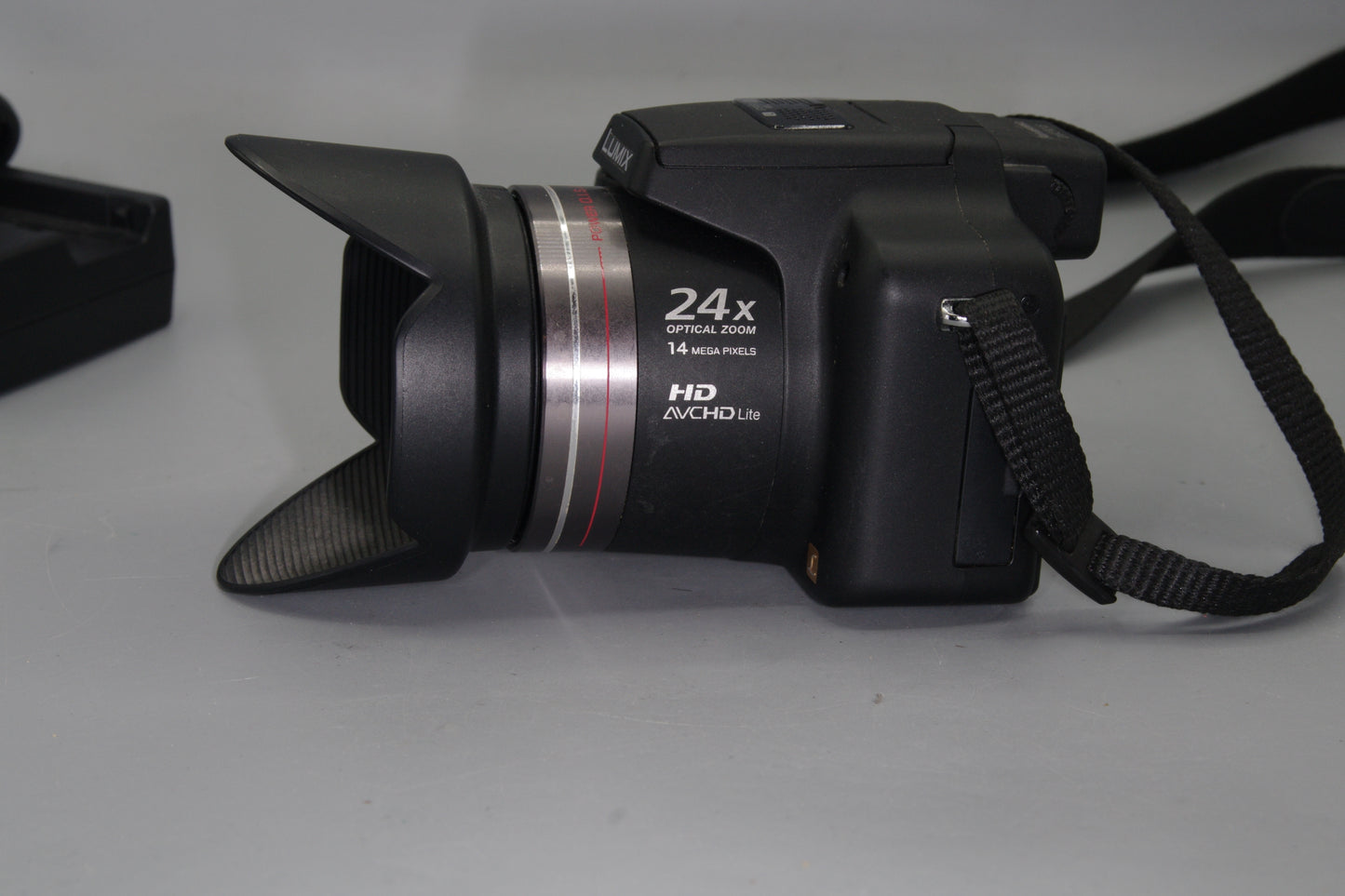Lumix FZ45 14MP 24X Zoom Digital Bridge Camera - Excellent