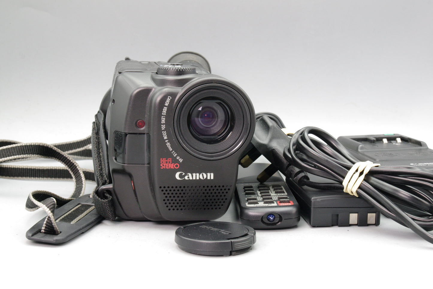 Canon UC900 Video Camcorder – Tested – Charger, Remote, Battery & Mains – VGC