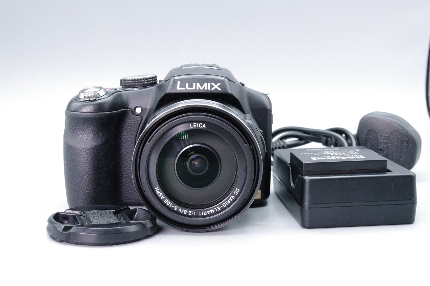 Panasonic Lumix DMC‑FZ200 12MP Bridge Camera  – Excellent Condition