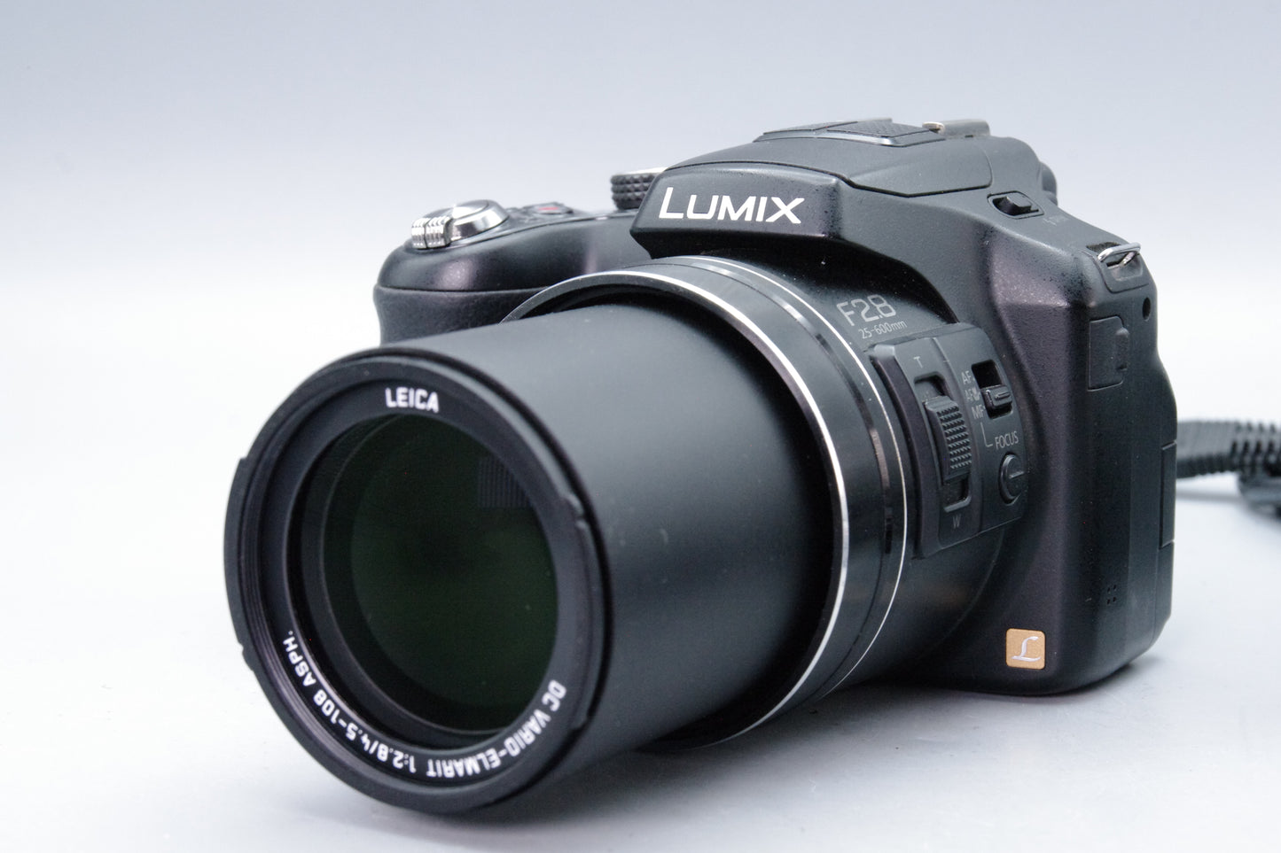 Panasonic Lumix DMC‑FZ200 12MP Bridge Camera  – Excellent Condition