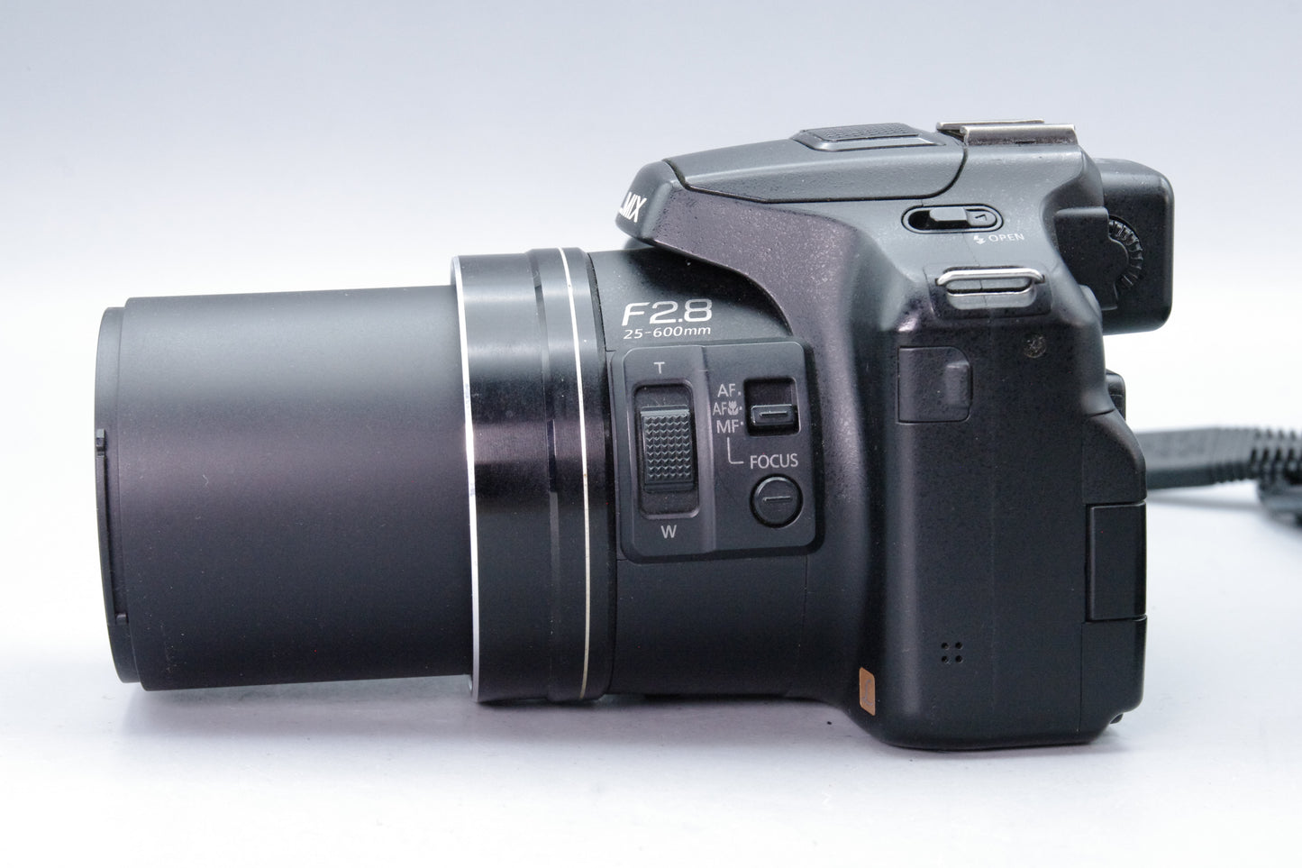 Panasonic Lumix DMC‑FZ200 12MP Bridge Camera  – Excellent Condition