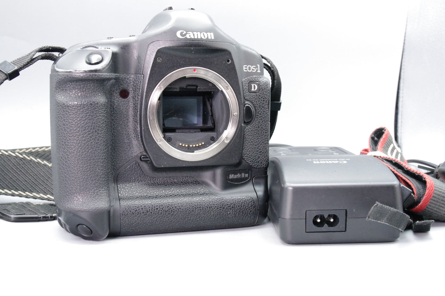 Canon EOS‑1D Mark II N DSLR Camera – Tested & Working – With Charger