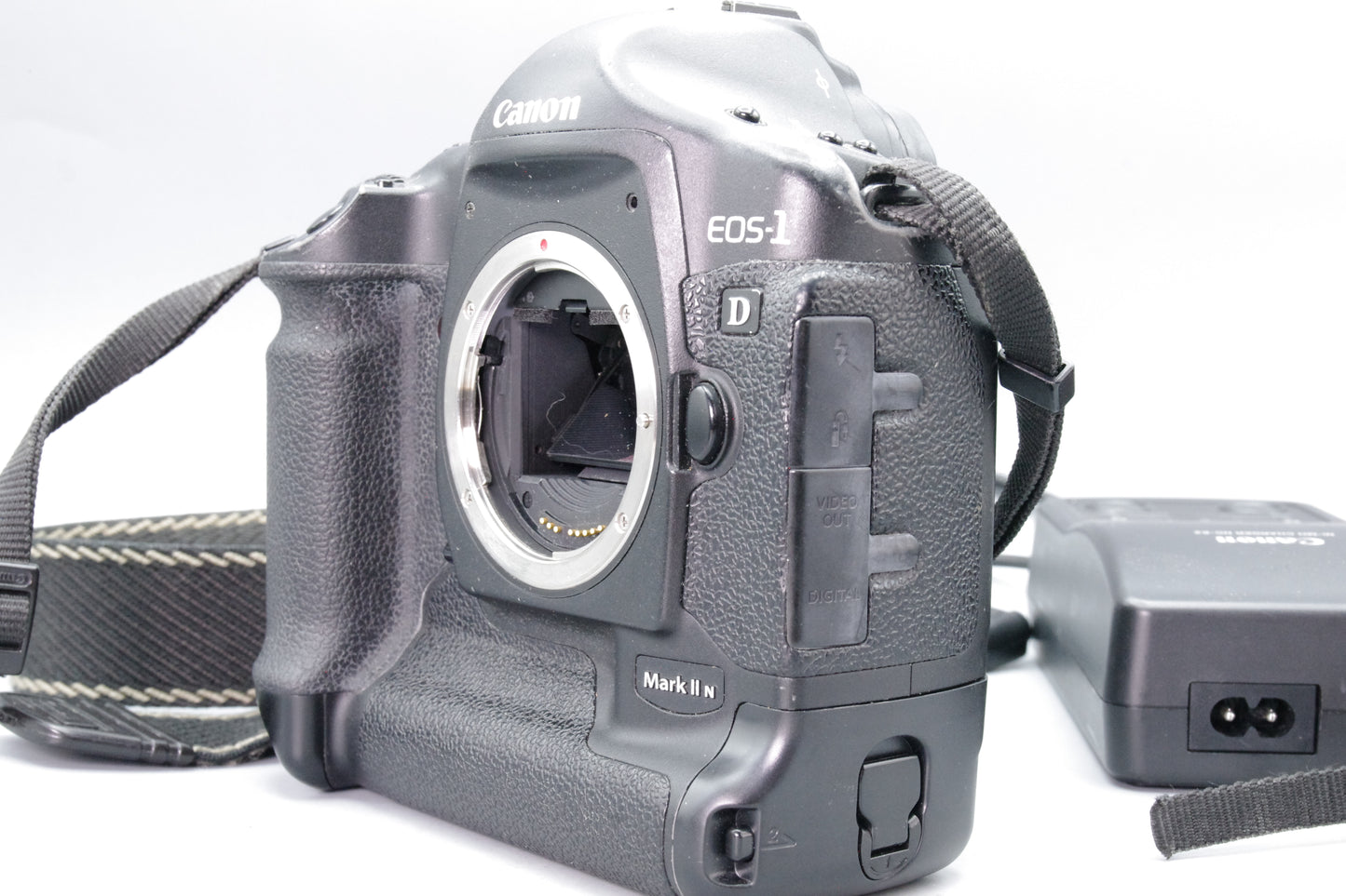 Canon EOS‑1D Mark II N DSLR Camera – Tested & Working – With Charger