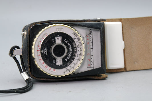 Leningrad 4 Lightmeter – Vintage Exposure Meter – Tested – Case Included – VGC