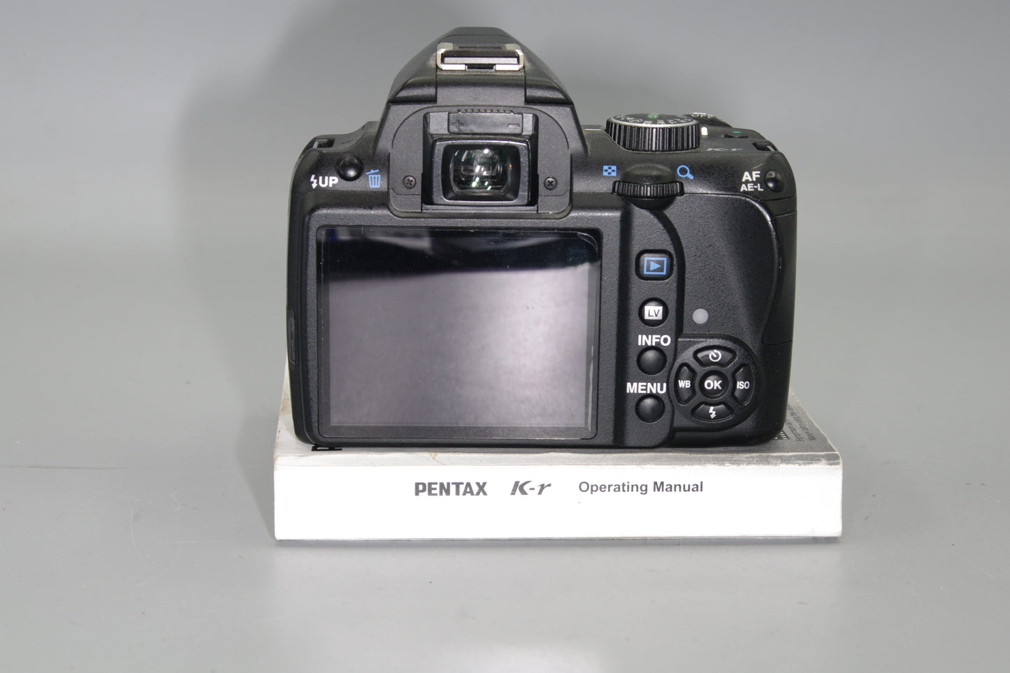 Pentax K-r 12.4MP DSLR - Very Low Shutter Count 4761