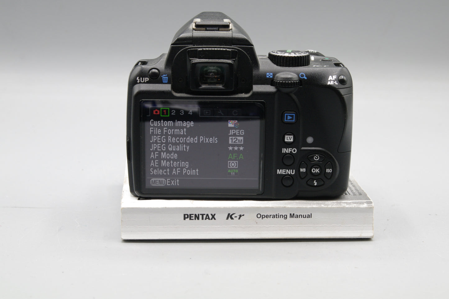 Pentax K-r 12.4MP DSLR - Very Low Shutter Count 4761