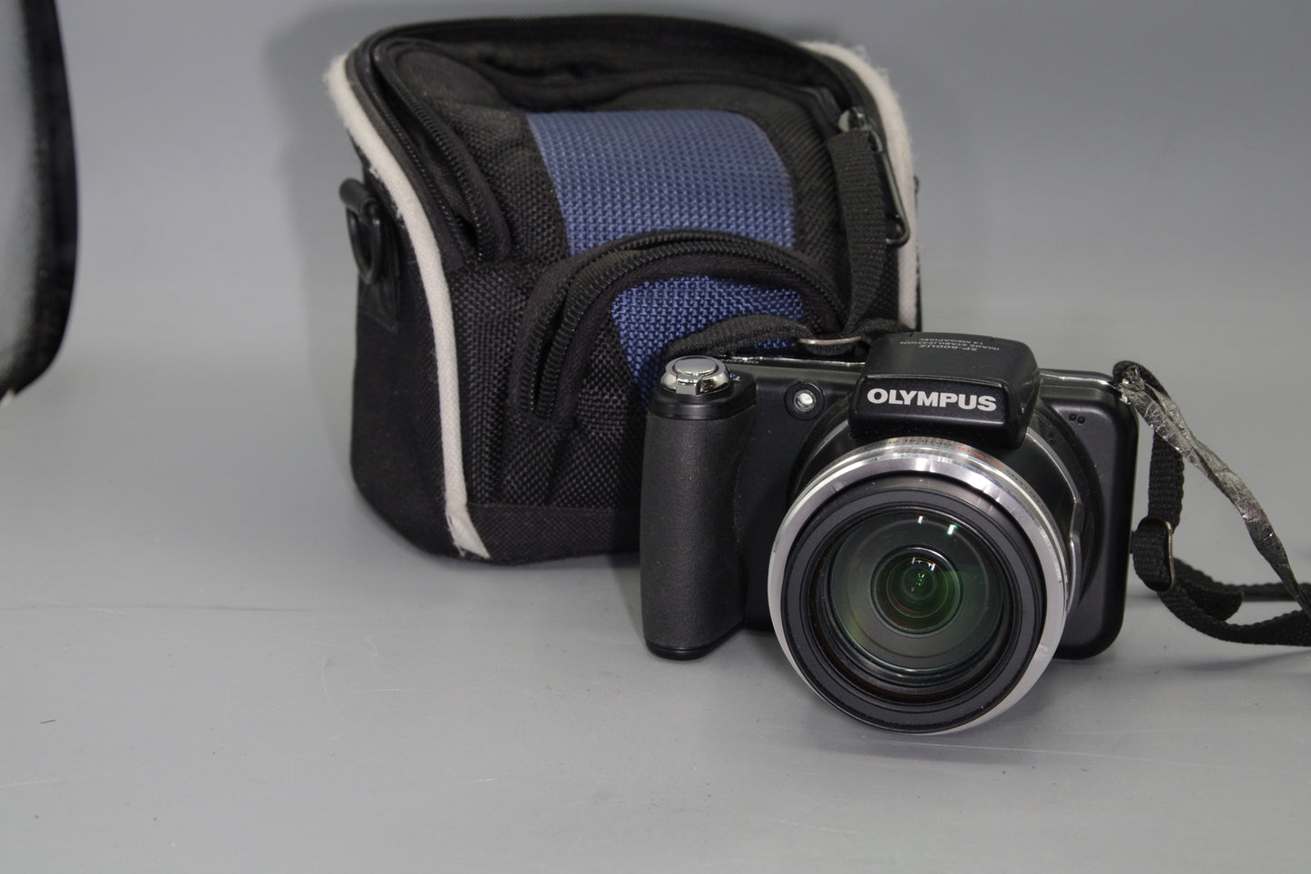 Olympus SP-800UZ 14MP 30X Zoom Digital  Bridge Camera