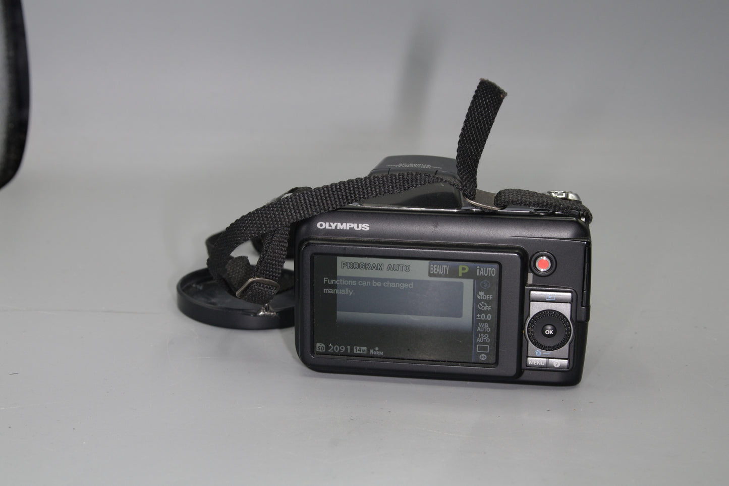 Olympus SP-800UZ 14MP 30X Zoom Digital  Bridge Camera