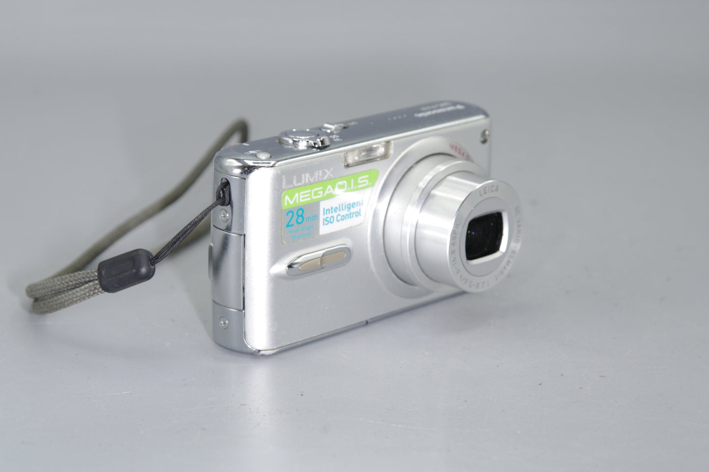 Panasonic Lumix DMC-FX07 7.2MP Digital Compact