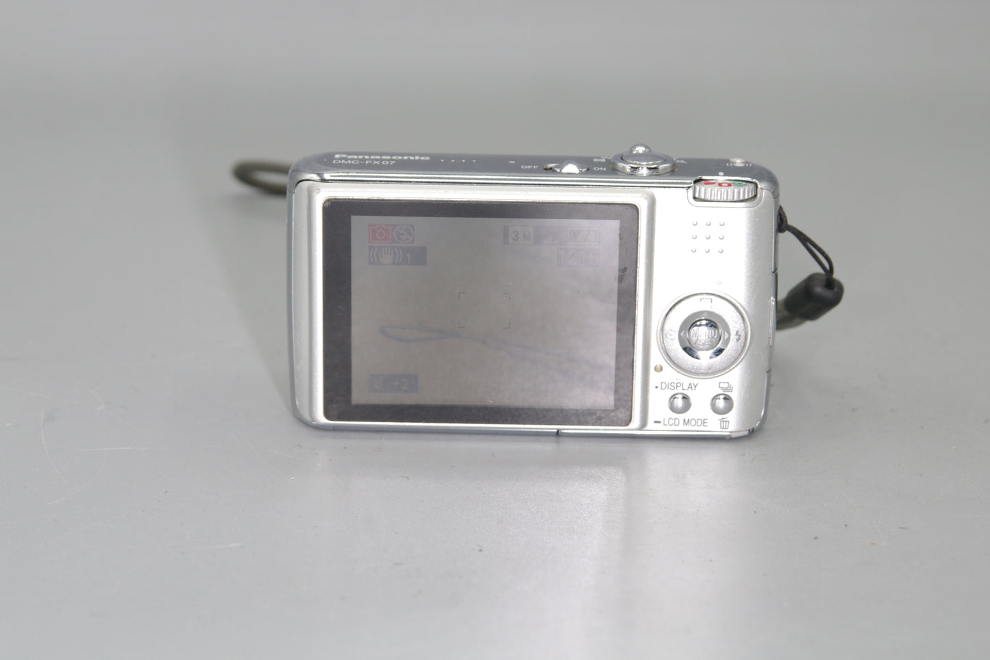 Panasonic Lumix DMC-FX07 7.2MP Digital Compact