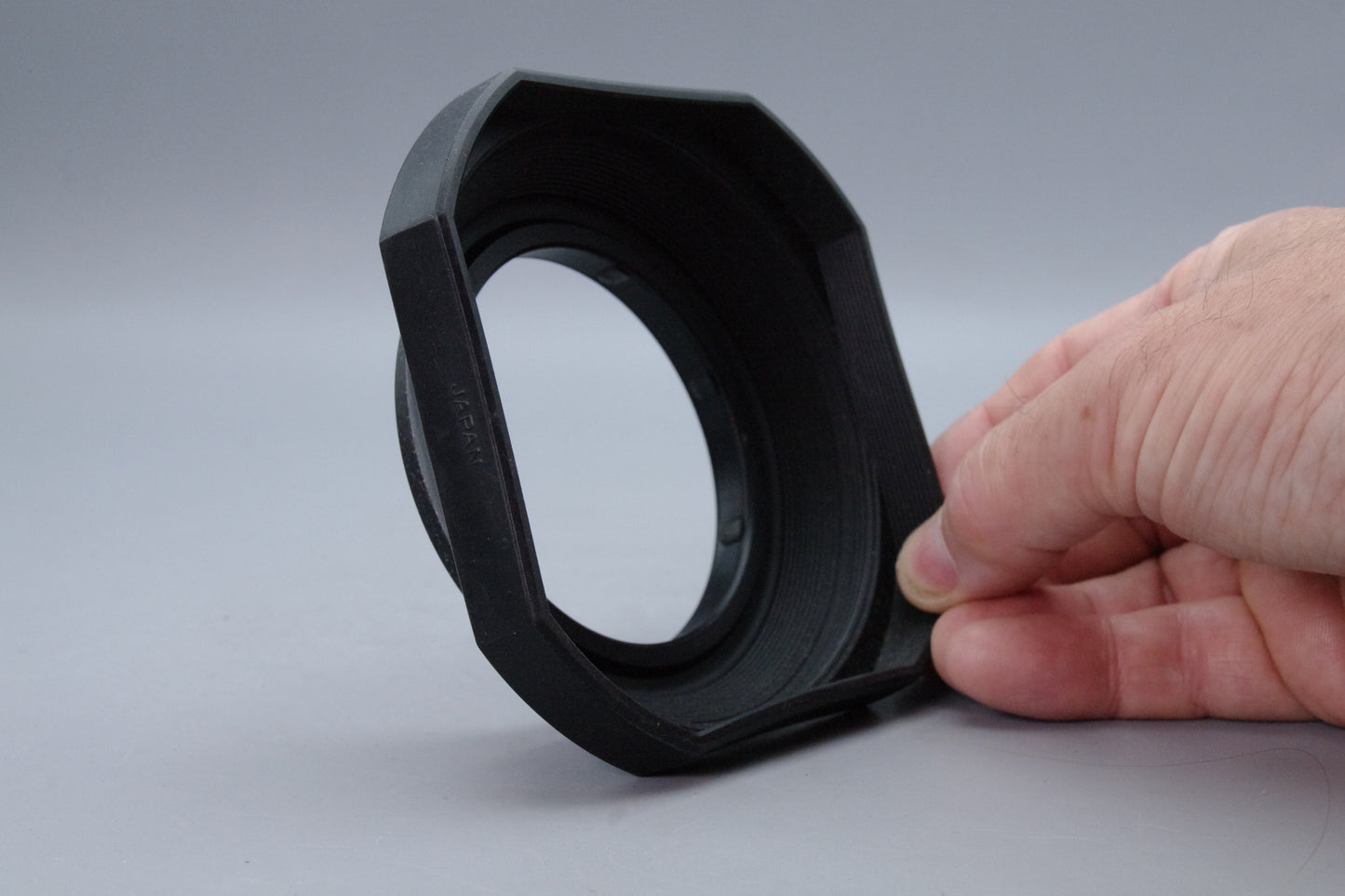 Mamiya Rubber Lens Hood for Mamiya‑Sekor 45mm – Genuine Mamiya – Excellent