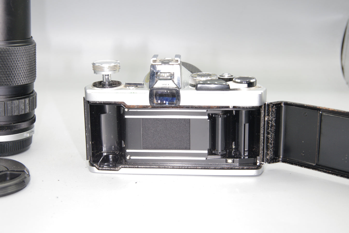 Olympus OM-1N 35mm SLR Film Camera + Tokina 28-85mm + Zuiko 75-150mm Tested