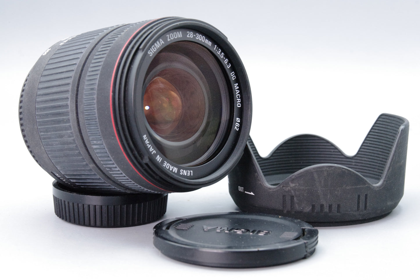 Sigma 28–300mm f/3.5–6.3 DG Lens – Pentax K Mount – Excellent Condition